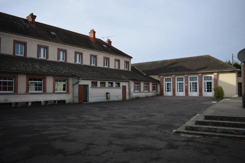 Façade intérieure de l&#039;école Métra