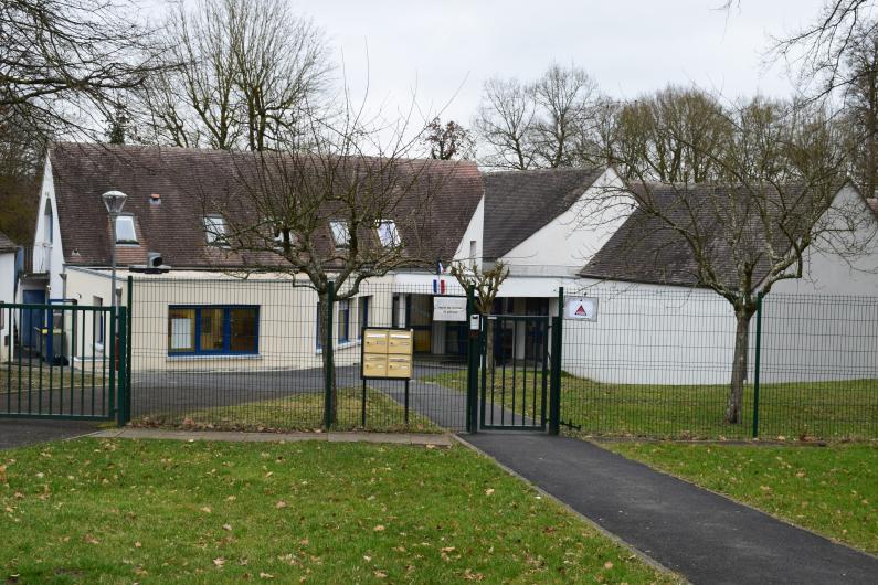 Façade de l&#039;école Robert Lesourd