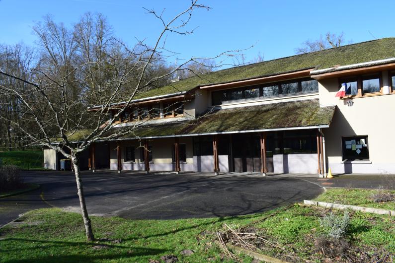 Façade école des Viarons