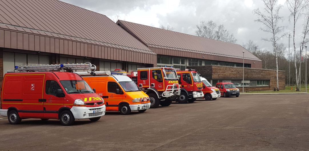 Ambulance pompiers en bois