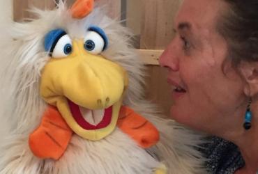 Marionnette poulette et Emmanuelle Fontana